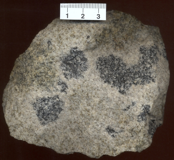 turmalnov shluky v granitu