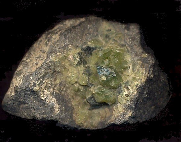 fragment krystalu olivínu